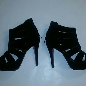 Black high heels Size 39